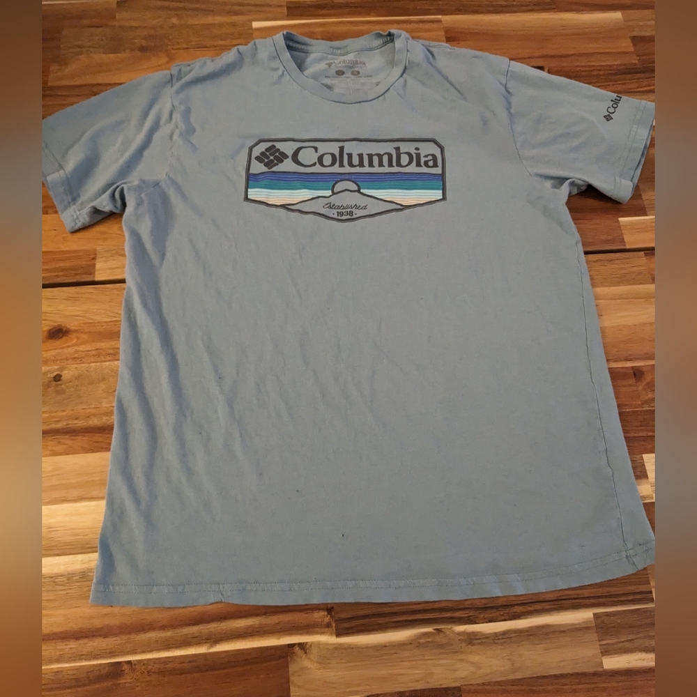 Columbia Blue Graphic Men's Shirt